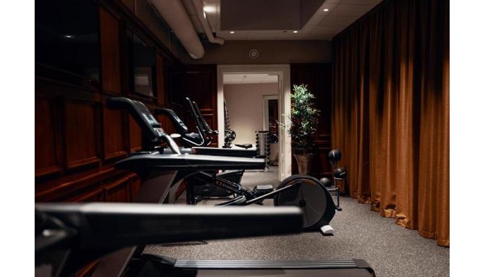 Bank Hotel poza 10